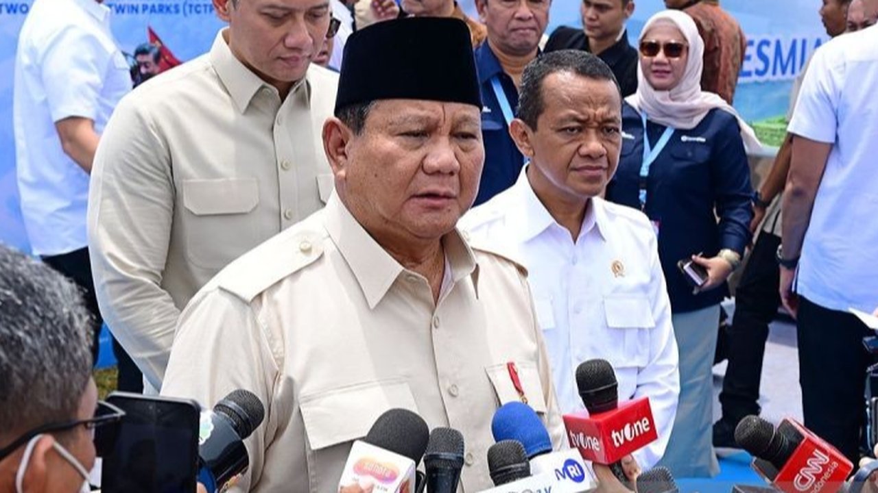 Presiden Prabowo Subianto memimpin Sidang Kabinet Paripurna kedua di Istana Kepresidenan, Jakarta, Jumat sore, dalam suasana bulan puasa, membahas sejumlah program prioritas pemerintah.