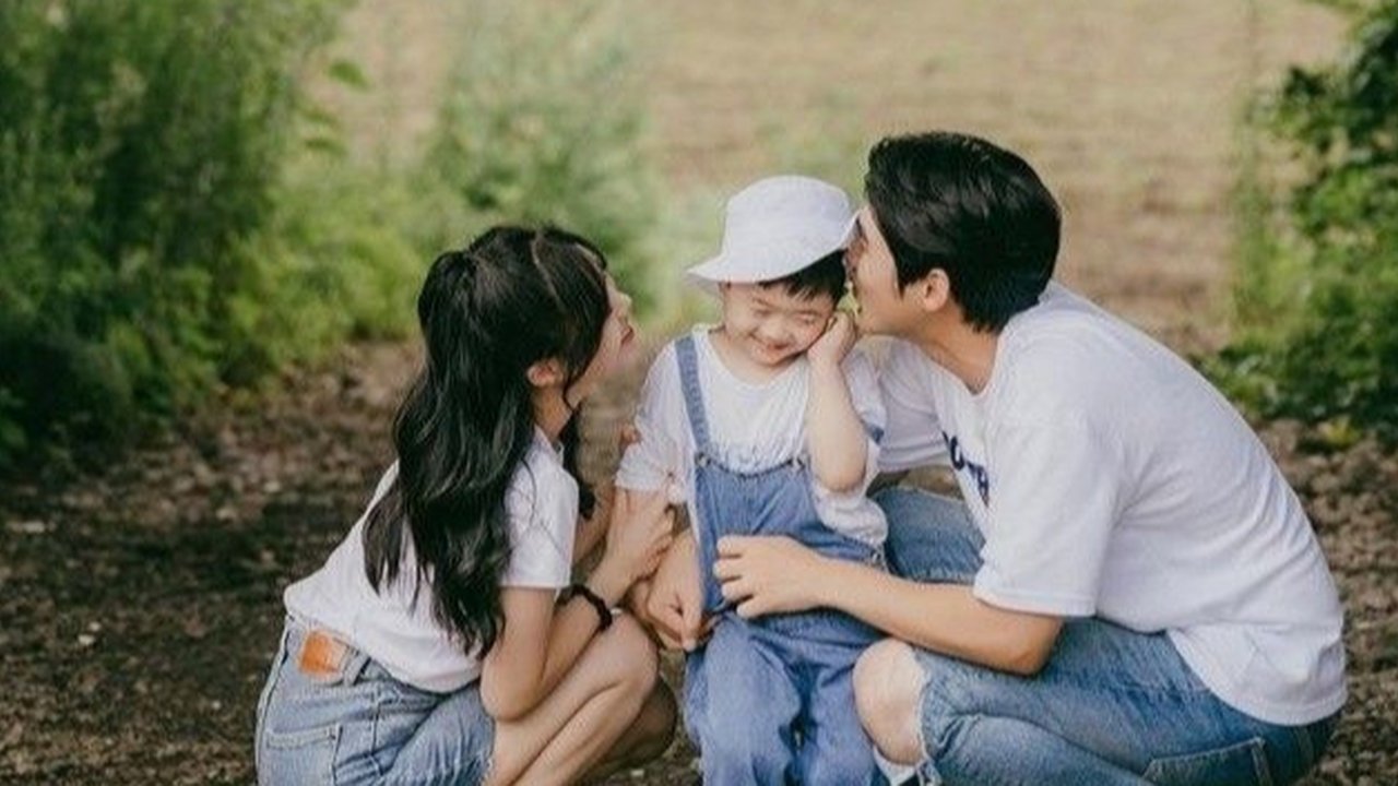 Foto Ilustrasi Keluarga. (foto: Pinterest/Nini Channel.