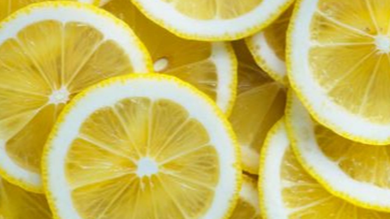 Menggunakan Jus Lemon