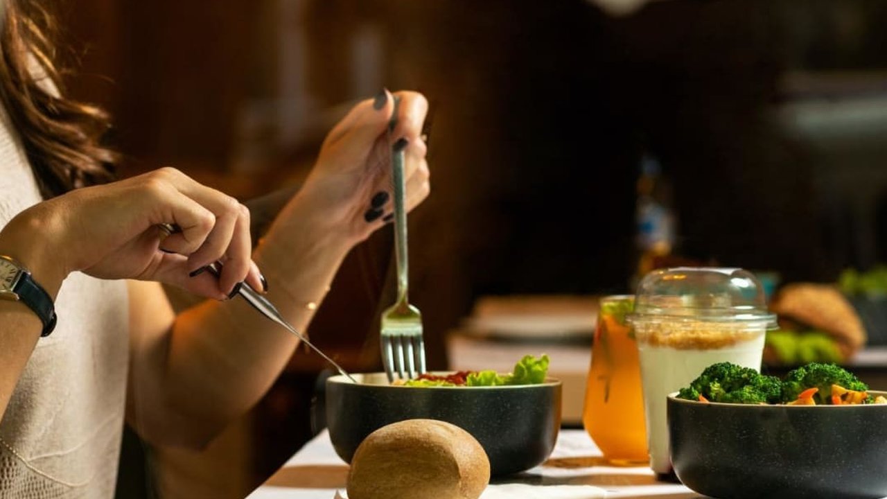 Tips Makan Malam tanpa Bikin Gemuk