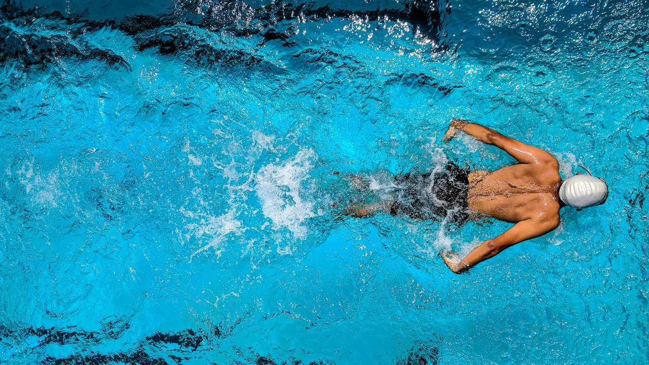 Berenang sebagai Olahraga Lengkap: Manfaatnya bagi Otot dan Sendi