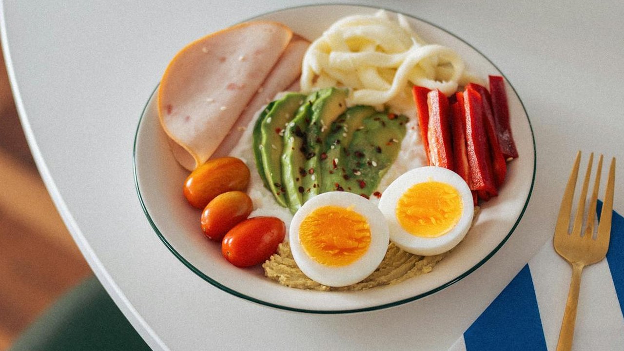 Ilustrasi Makanan dan Minuman Bergizi