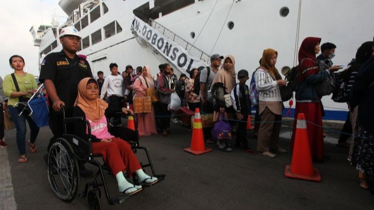 Operasional KM Dobonsolo kembali meningkatkan volume penumpang kapal laut pada Januari 2025 hingga 2,47 juta orang,  menunjukkan kenaikan signifikan dibandingkan periode yang sama tahun sebelumnya.