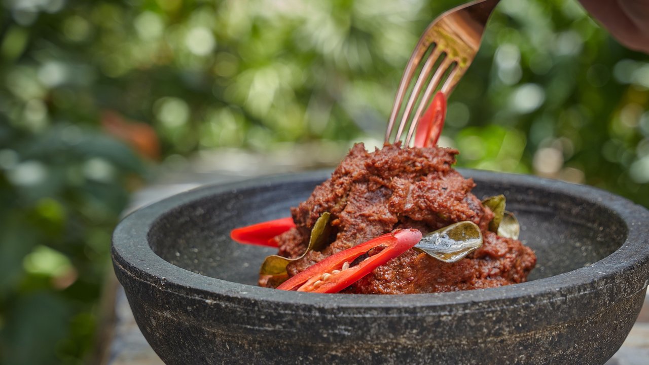 Ilustrasi rendang (Photo by prananta haroun on Unsplash)