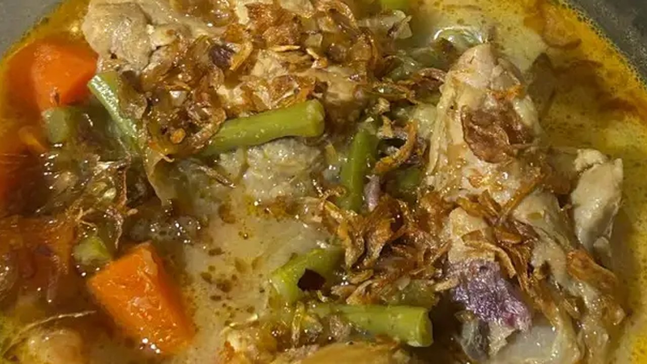 Ilustrasi Kari Ayam Sayur