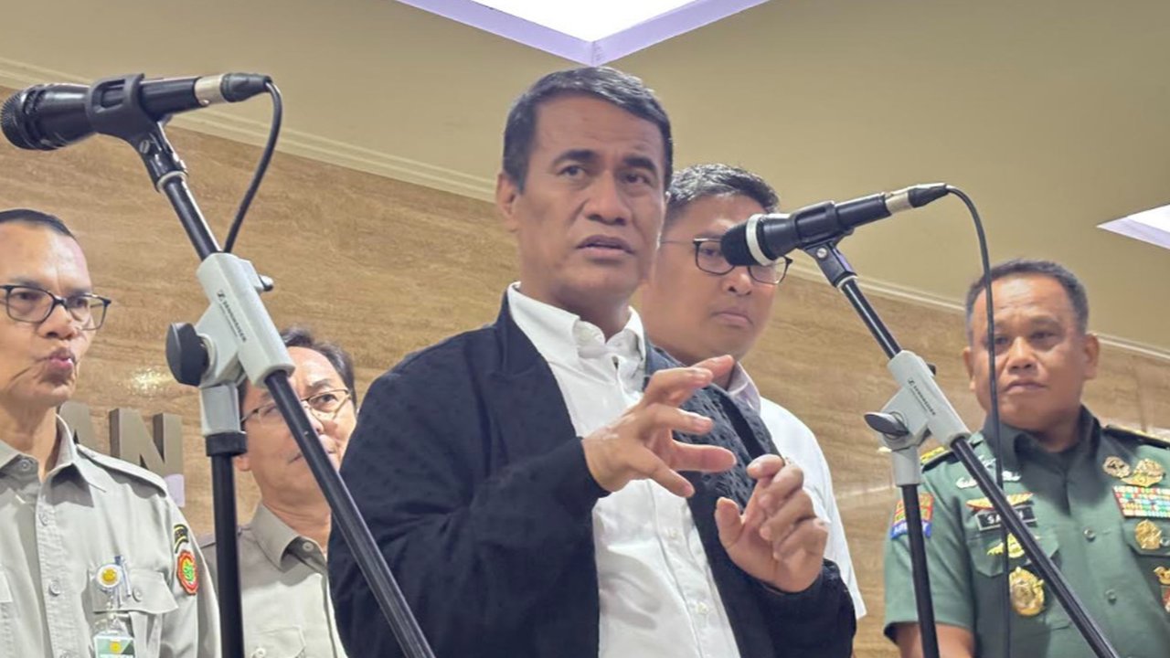 Serapan Gabah Dihentikan, Kepala Bulog Nganjuk Dicopot Mentan Amran