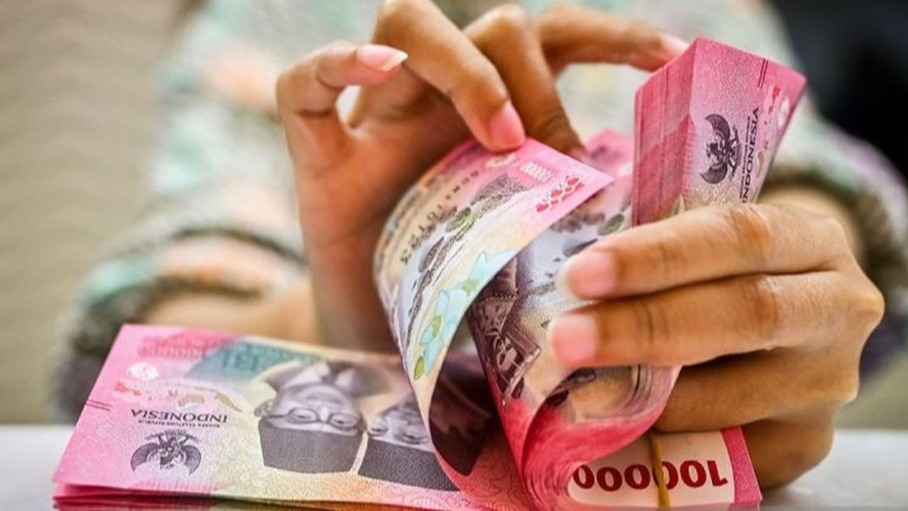 Krisis Moneter 1998: Ketika Rupiah Anjlok ke Level Rp16.000 per Dolar AS