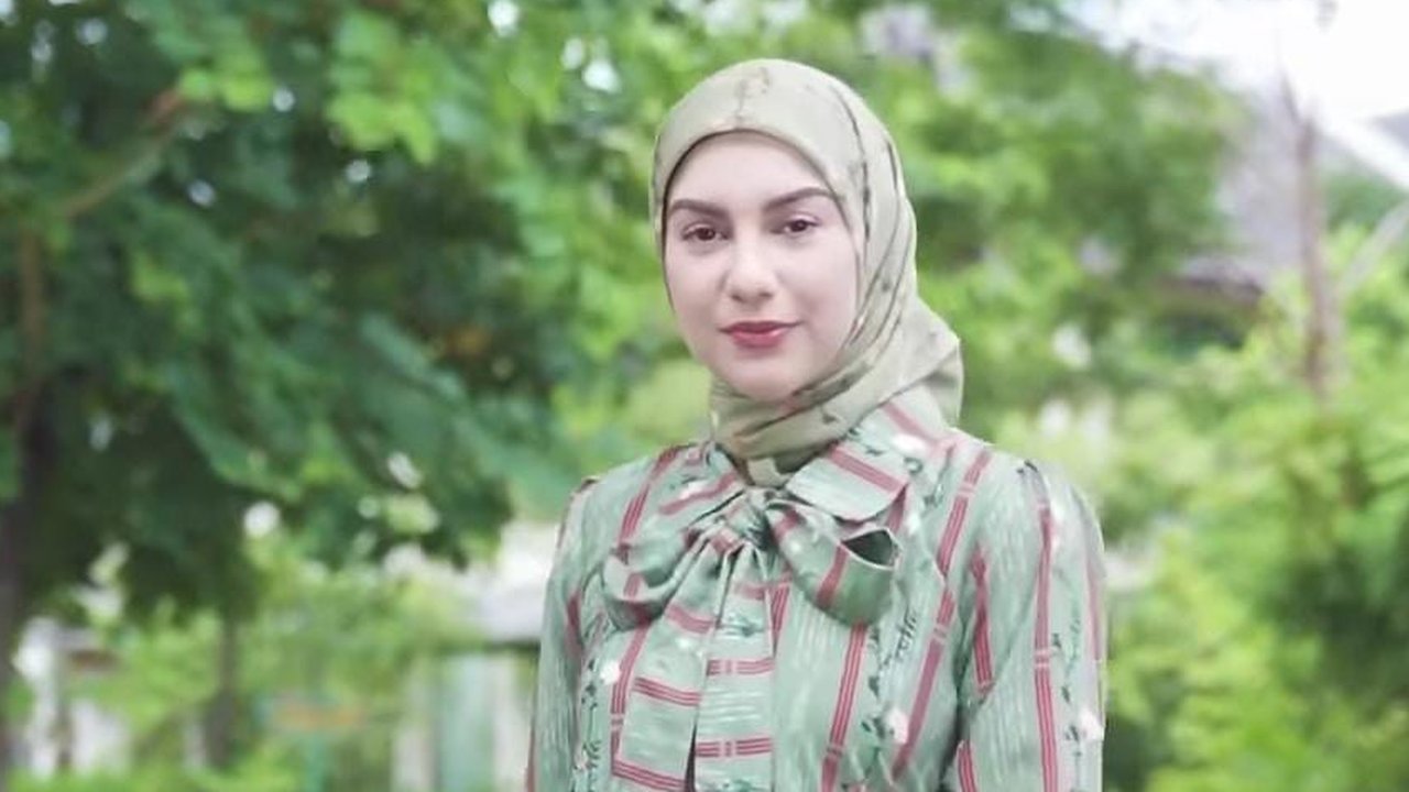 Model Hijab Irish Bella, Inspirasi Cantik di Hari Raya Lebaran Idul Fitri 2025