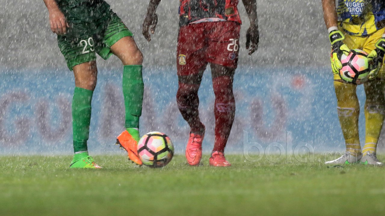 Foto Ilustrasi Liga 1 2017. (Bola.com/Nicklas Hanoatubun)