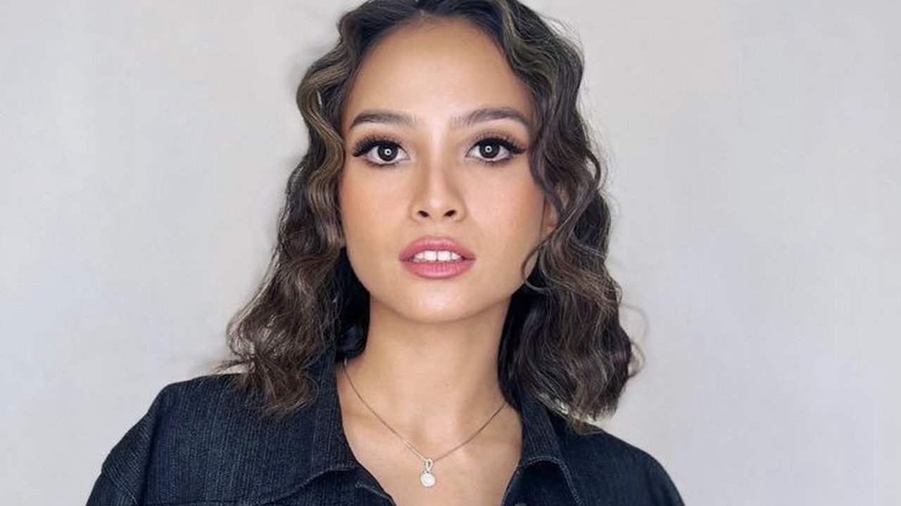 Promo film terbaru tampilan Acha Septriasa saat berada di Jakarta, credit: Instagram/ Acha Septriasa (@septriasaacha)