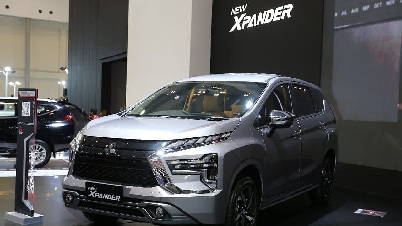 New Mitsubishi Xpander menjadi incaran konsumen pada salah satu pameran otomotif nasional.