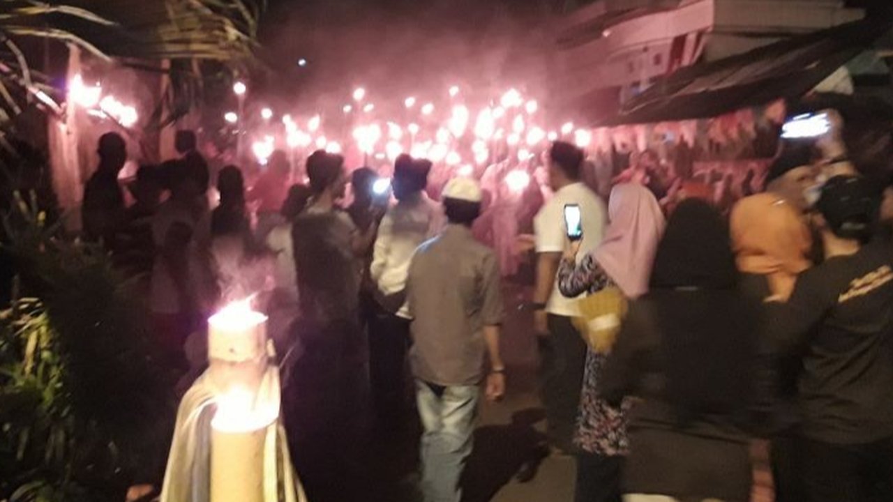 Kesultanan Ternate akan kembali menggelar tradisi Jou Uci Sabea Se Kabasarang pada 26 Maret 2025 untuk menyambut malam Lailatul Qadar, memperlihatkan toleransi dan pelestarian budaya.