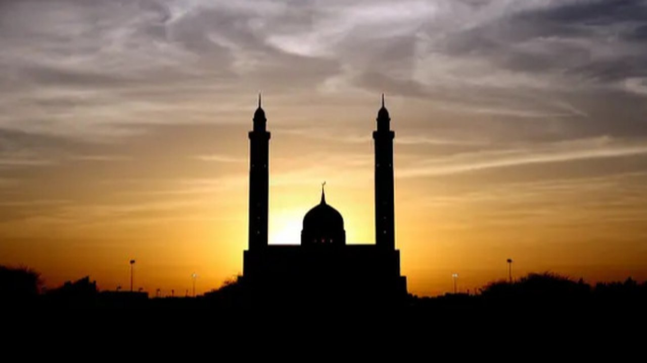 Sayangi kesehatan saat berpuasa dengan menjaga pola makan yang sering diabaikan. (Sumber: Freepik/master1305).