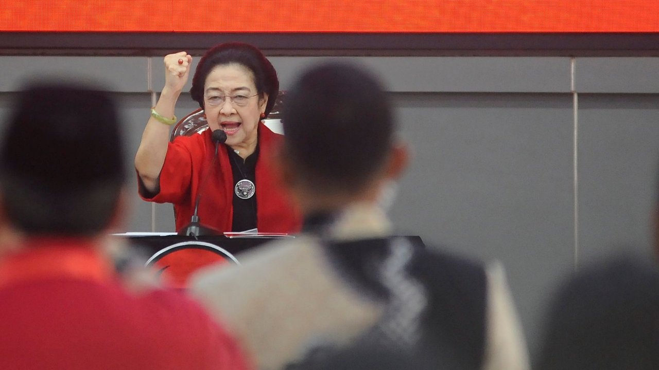 Wapres RI Ma’ruf Amin didampingi Ketua Umum PDI Perjuangan Megawati, capres PDIP ganjar Pranowo, ketua DPR Puan Maharani dan Putra Megawati  Prananda Prabowo saat  HUT ke-51 PDIP di Sekolah Partai PDIP, Lenteng Agung,  Jakarta Selatan , Rabu (10/01/2023). Dalam kesempatan tersebut Megawati menyampaikan pidato politik.