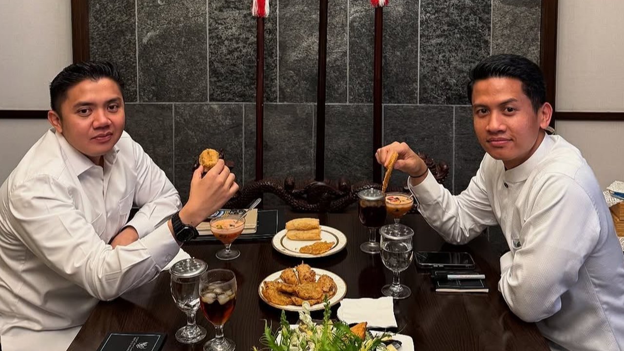 Potret 'Upin Ipin' Bukber Menunya Gorengan, Sosok Keduanya Dekat dengan Prabowo dan Jokowi