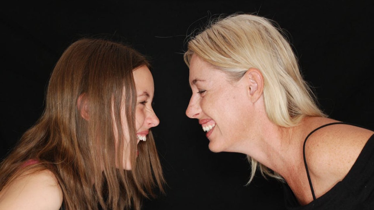 Ilustrasi Orang Tertawa