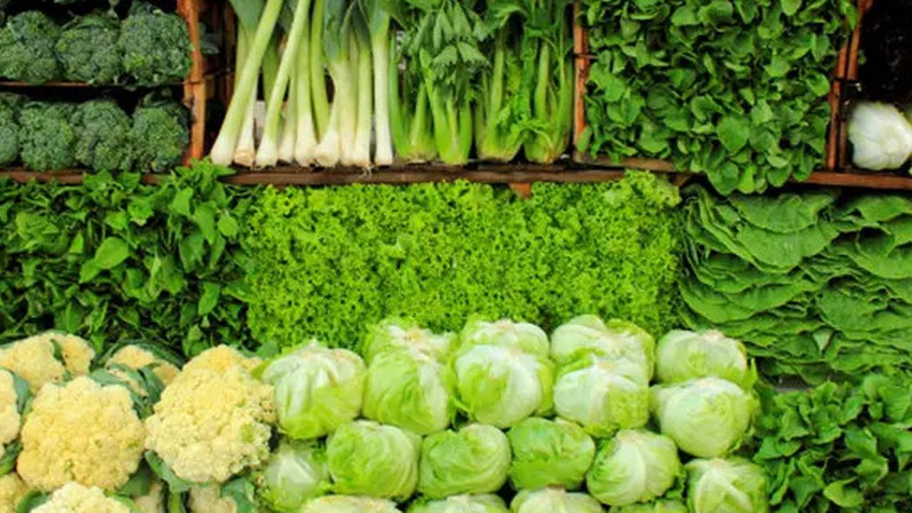 ilustrasi makan sayuran/Photo by Oleg Magni from Pexels