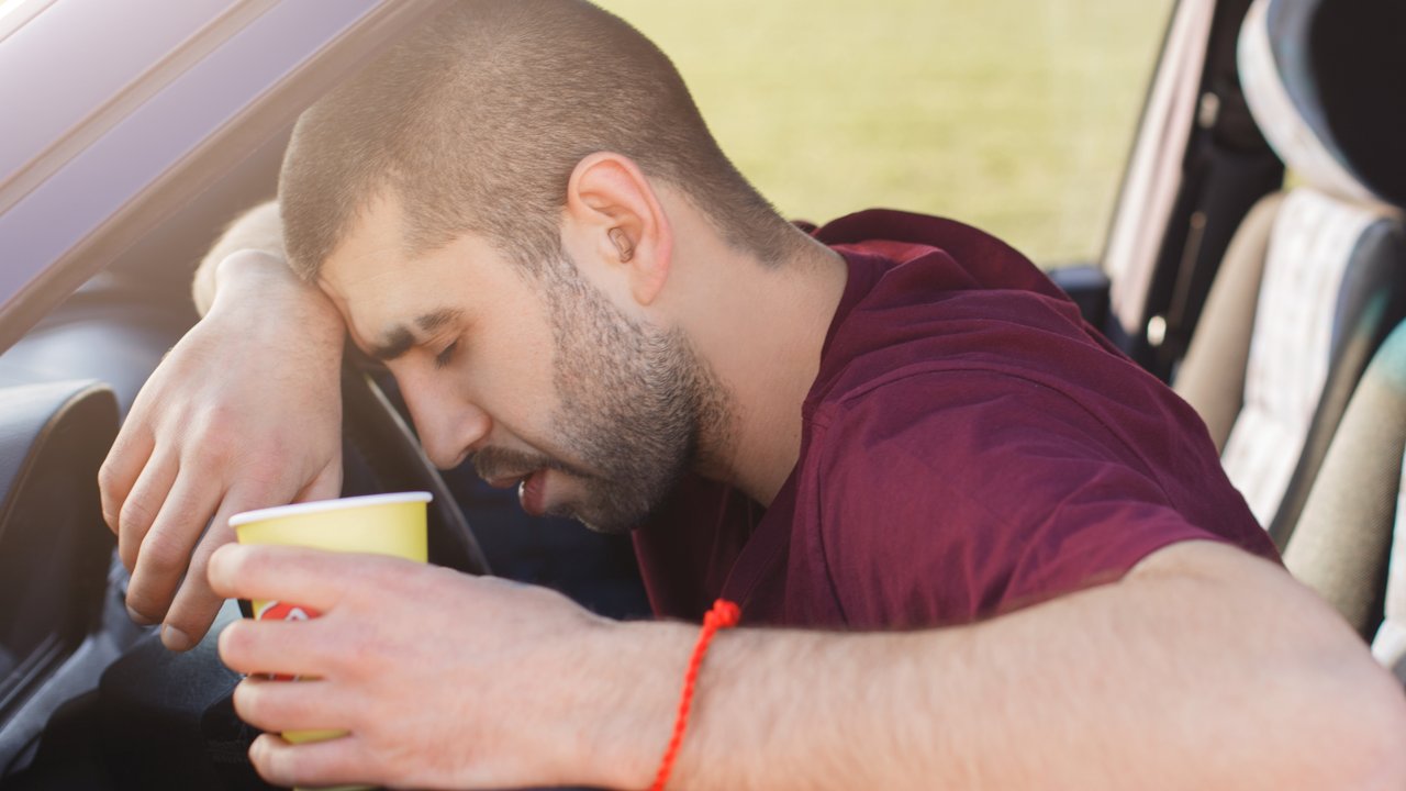 Ilustrasi mabuk perjalanan. (Image by user18526052 on Freepik)