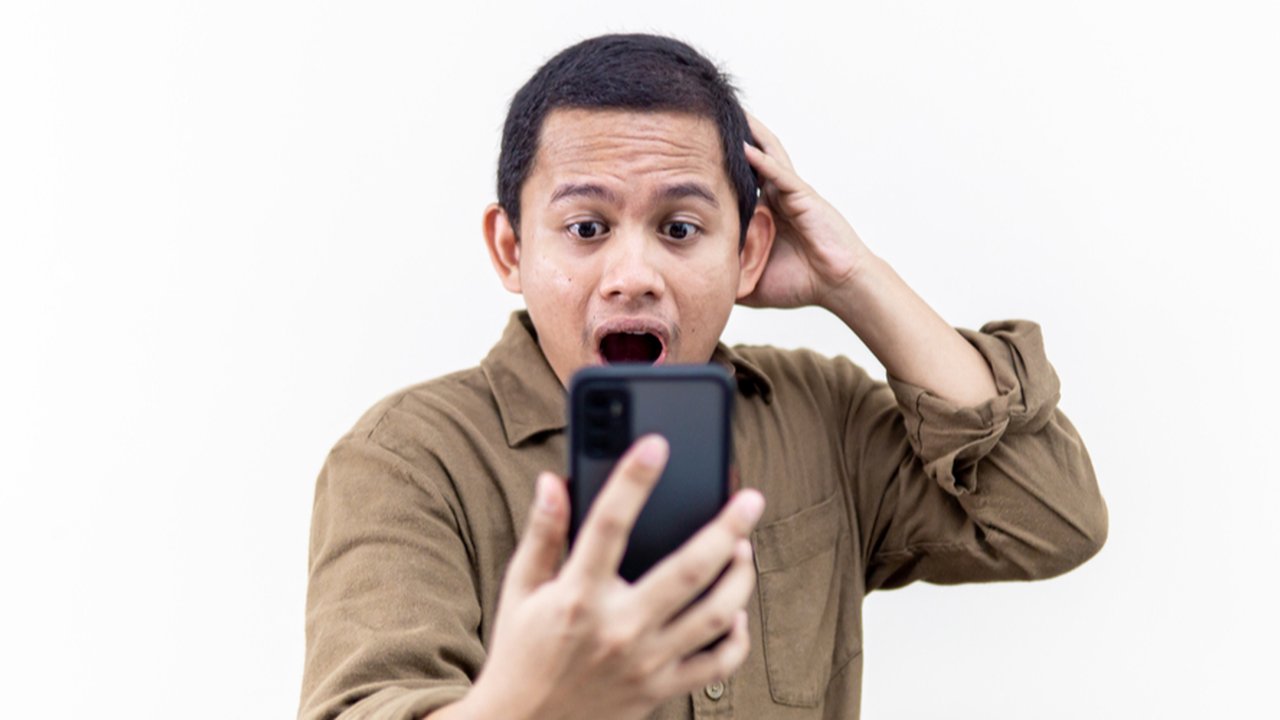 Kekeliruan seperti saat salah transfer di aplikasi DANA bisa saja dialami oleh pengguna. Namun apakah salah transfer DANA bisa kembali? Simak penjelasannya di sini!