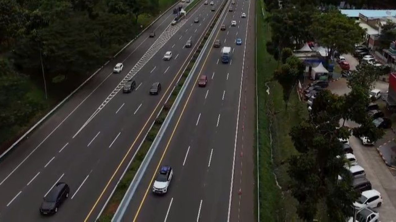 Arus Mudik di Tol Cipali Meningkat, 5 Ribu Kendaraan Melintas per Jam hingga Antrean Mengular di Rest Area