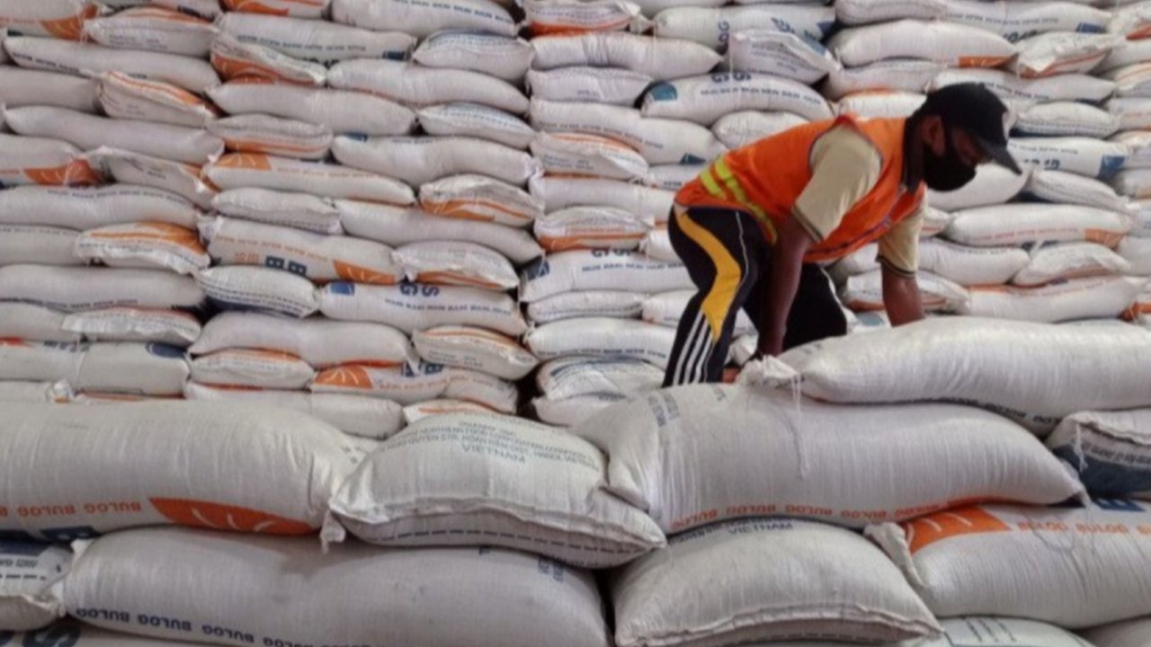 Perum BULOG Catat Lonjakan Serapan Beras 2.000% di 2025, Capaian Tertinggi dalam Lima Tahun