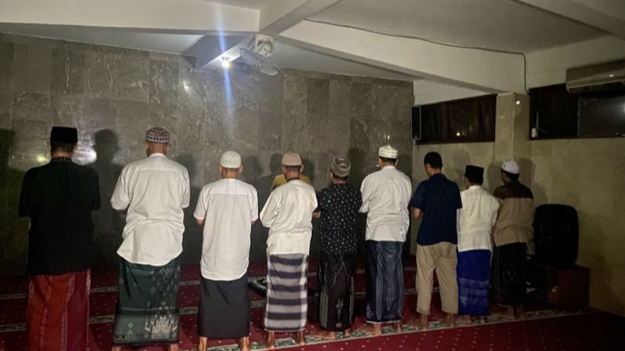 Potret Toleransi di Bali, Umat Muslim Salat Tarawih dalam Sunyi saat Hari Raya Nyepi