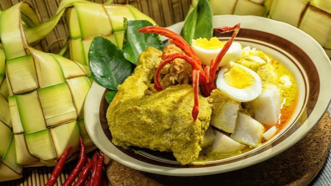 Ilustrasi Opor Ayam Saat Lebaran