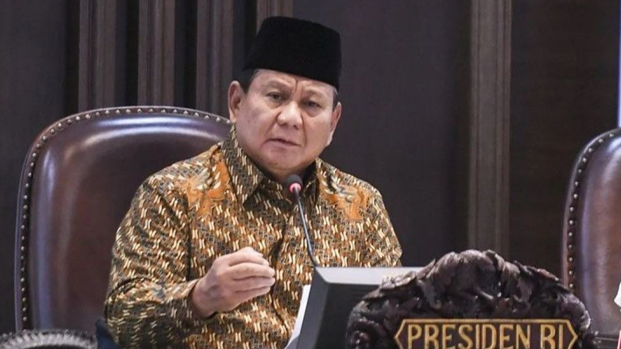 Konfederasi Serikat Pekerja Seluruh Indonesia (KSPSI) menilai kebijakan Presiden Prabowo Subianto berpihak pada kesejahteraan buruh, tercermin dari kenaikan UMR dan peninjauan UU Cipta Kerja.