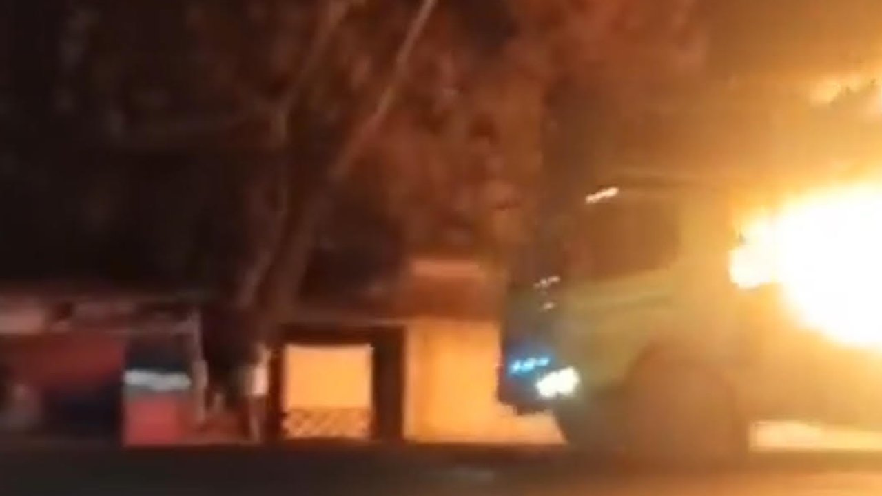 Detik-Detik Truk Angkut 46 Motor Baru Ludes Terbakar di Sumut, Ternyata Ini Penyebabnya