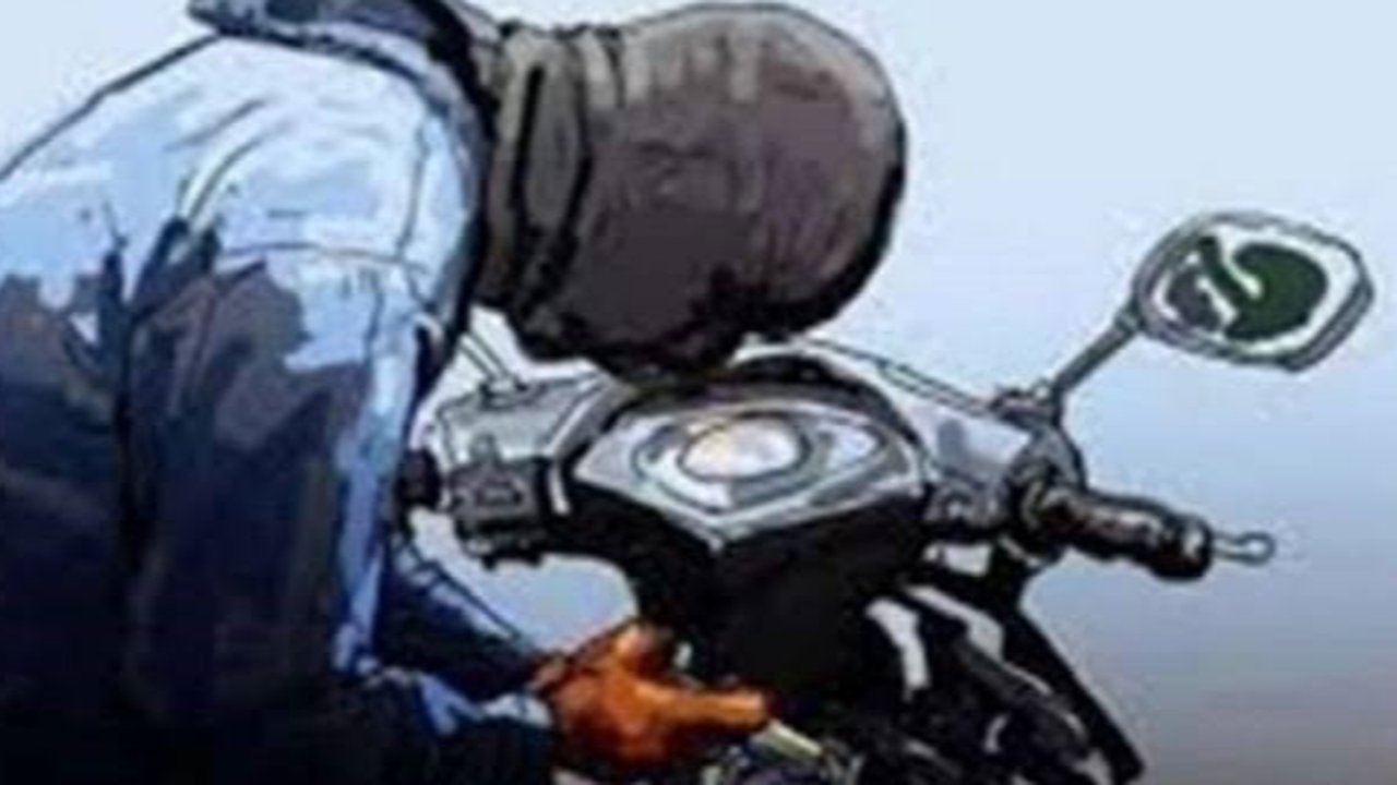 Ibu Ini Lemes Motor Hilang Usai Salat Tarawih, Rupanya Dicuri Putranya lalu Dijual & Uangnya buat Ganti Rugi
