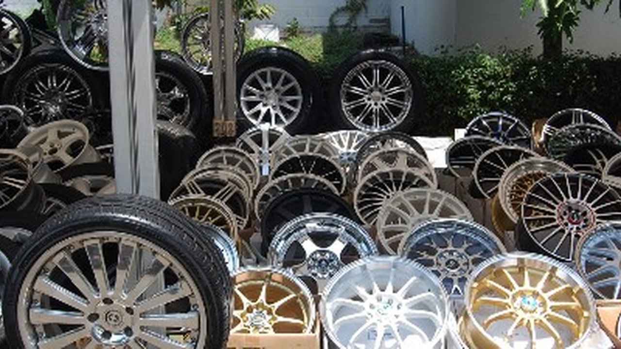 Cara Reparasi Velg Mobil yang Penyok, Harga Pas di Kantong