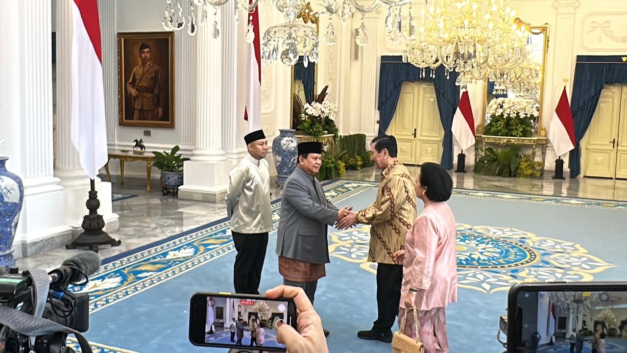 Momen Pejabat Negara Ikut Antre Masuk Open House Prabowo di Istana