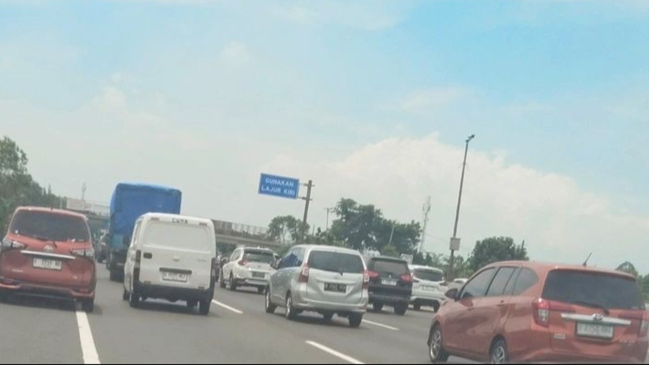 Ilustrasi kepadatan di Gerbang Tol Cikampek Utama 2.