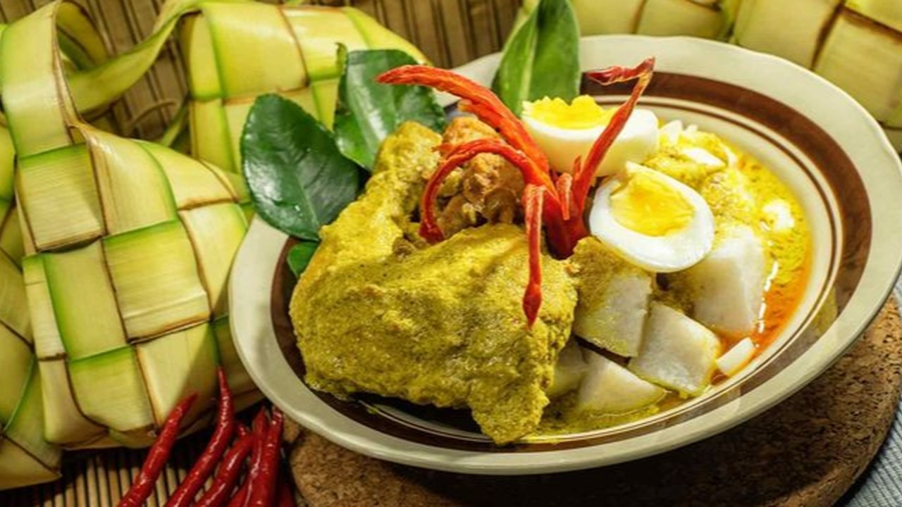 Ilustrasi Opor Ayam Saat Lebaran