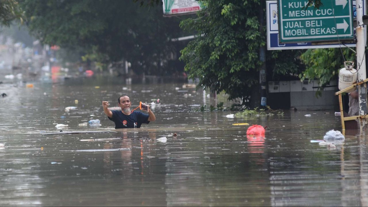Analisis Penyebab Banjir Bandang di Puncak Bogor: Faktor Alam dan Manusia
