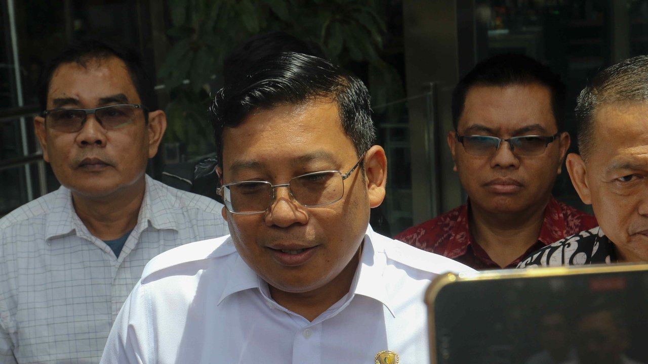 Kepala Badan Pangan Nasional (Bapanas) Arief Prasetyo Adi seusai menjalani pemeriksaan di gedung KPK, Jakarta, Jumat (2/2/2024). Arief menghadiri panggilan ketiga yang dilayangkan KPK untuk diperiksa sebagai saksi terkait kasus dugaan korupsi untuk tersangka mantan menteri pertanian Syahrul Yasin Limpo.