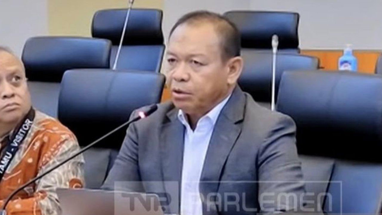 Mayjen TNI Purn. Rodon Pedrason mengusulkan agar TNI dapat mengisi jabatan sipil secara terbuka, bukan terbatas pada 10 lembaga seperti UU 34/2004, demi optimalisasi sumber daya manusia dan akselerasi pemerintahan.