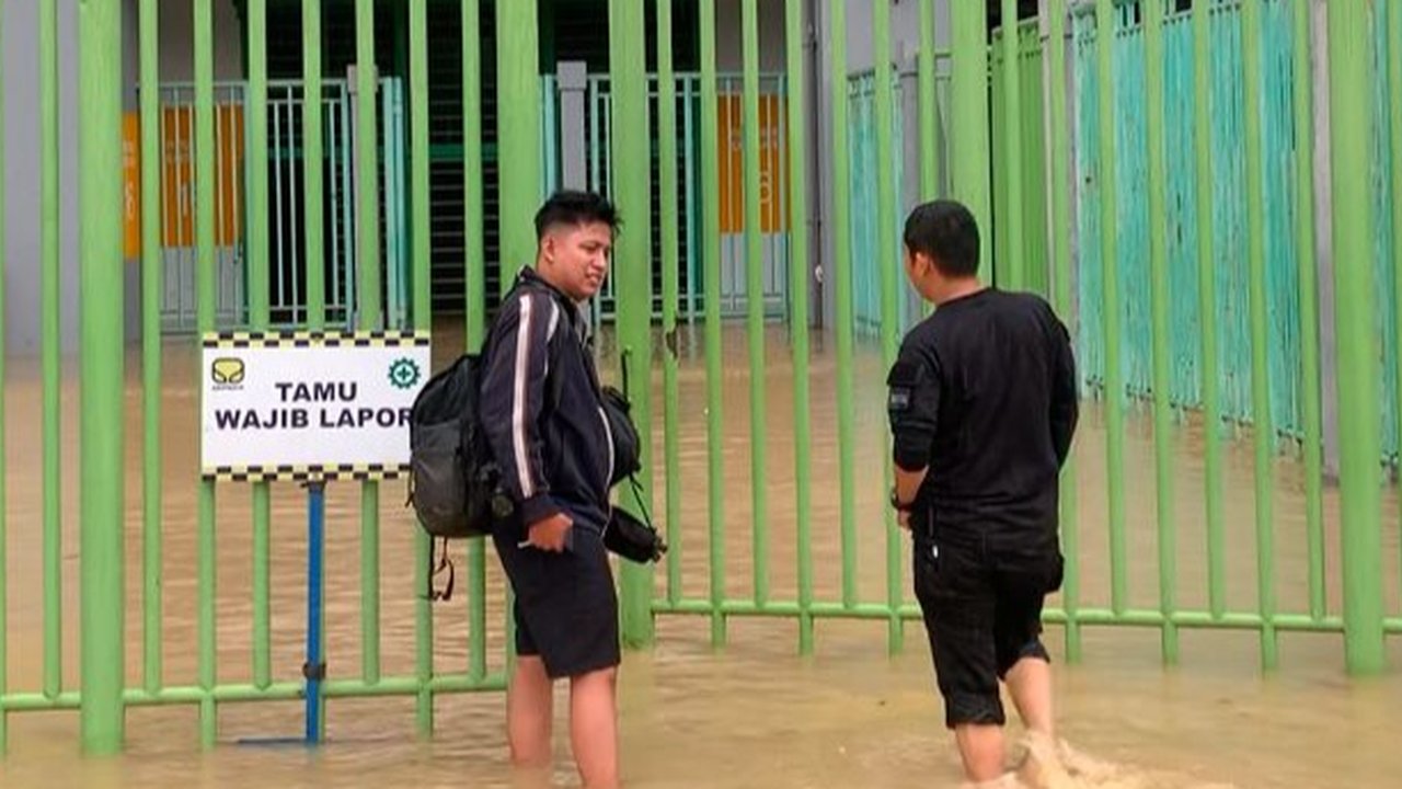 Akses Menuju Stadion Terkepung Banjir Bekasi, Pertandingan Persija Vs PSIS Ditunda