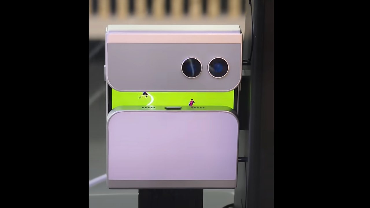 Samsung Pamerkan Asymmetric Flip dan Konsol Lipat di MWC 2025