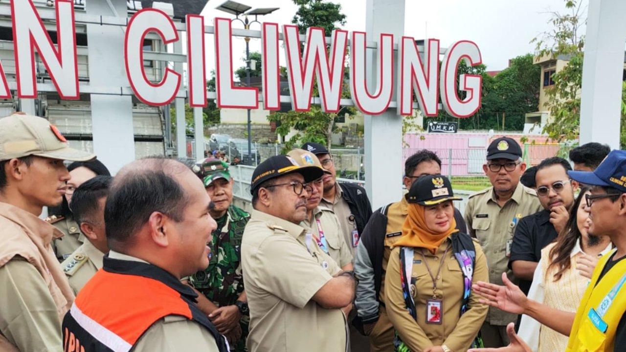 Rano Karno Tinjau Sodetan Ciliwung