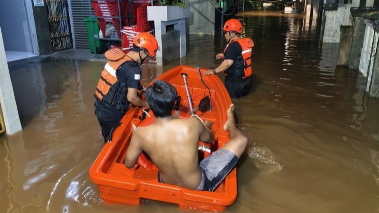 Daftar 71 RT di Jakarta Masih Terendam Banjir Hingga Pagi ini, Ketinggian Air Masih Ada yang 3 Meter