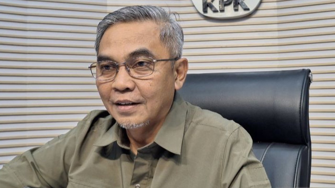 KPK memastikan dokumen ekstradisi Paulus Tannos, buronan kasus korupsi KTP elektronik, telah dikirim ke Singapura; proses repatriasi kini memasuki tahap krusial.