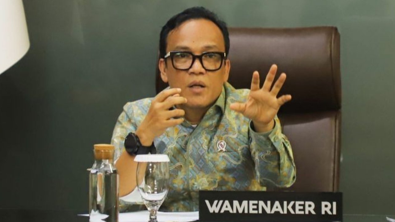 Wamenaker umumkan 58.000 lowongan kerja baru akan segera tersedia di Indonesia, didorong investasi dari BYD Auto, Huawei, dan Ultimate Noble Indonesia.