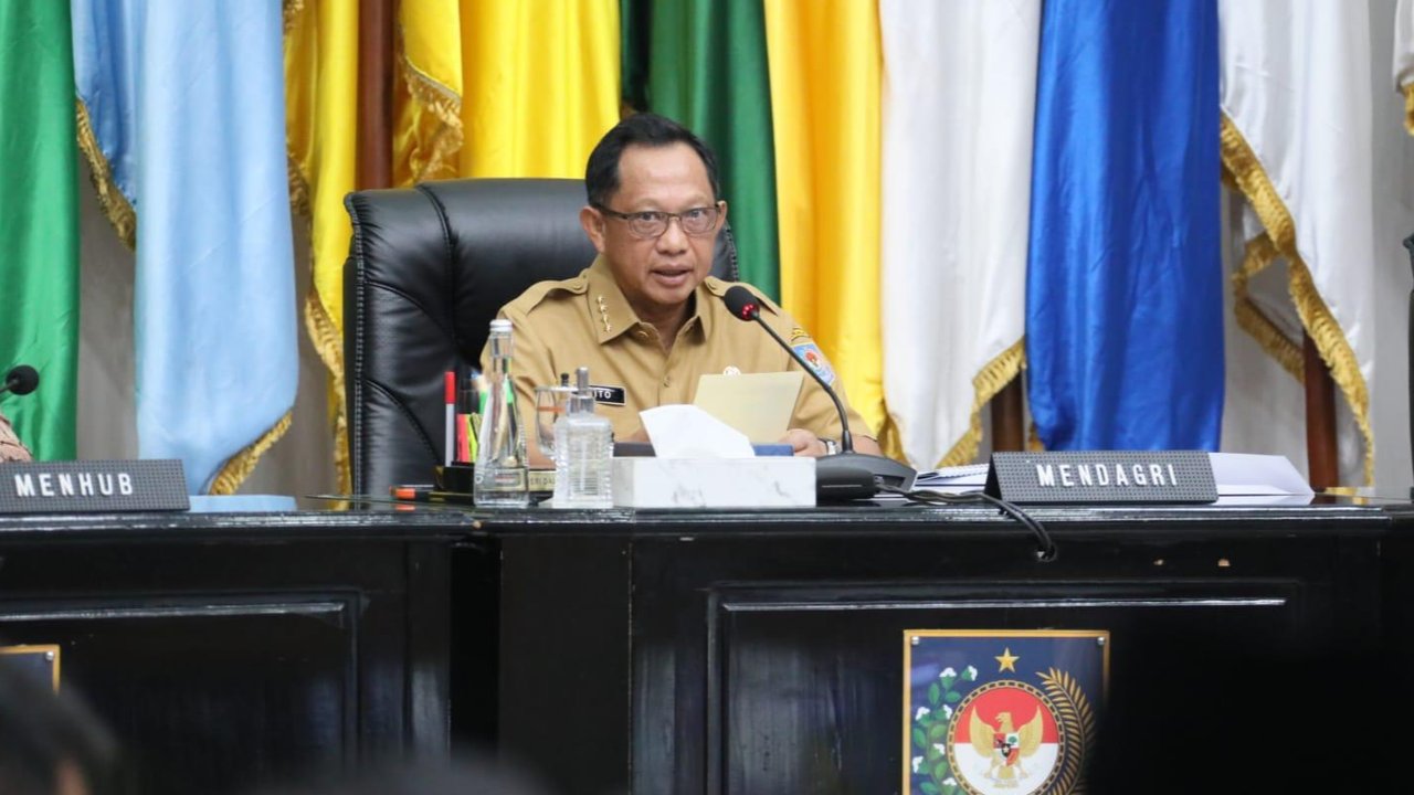Menteri Dalam Negeri Tito Karnavian menekankan pentingnya profesionalisme advokat sebagai bagian integral penegak hukum di Indonesia, didukung penuh oleh pemerintah, dan berharap Kongres Advokat Indonesia menunjukkan kinerja terbaiknya.
