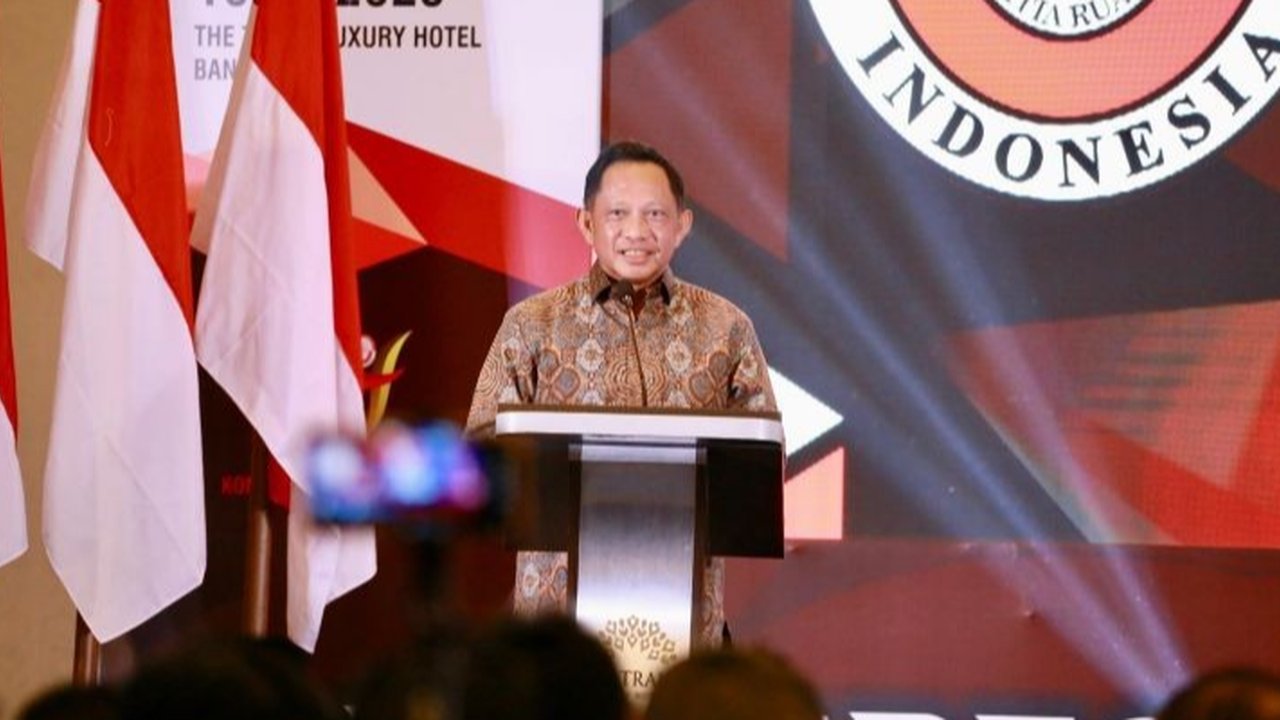 Menteri Dalam Negeri Tito Karnavian menekankan pentingnya profesionalisme advokat sebagai bagian integral penegak hukum di Indonesia, didukung penuh oleh pemerintah, dan berharap Kongres Advokat Indonesia menunjukkan kinerja terbaiknya.