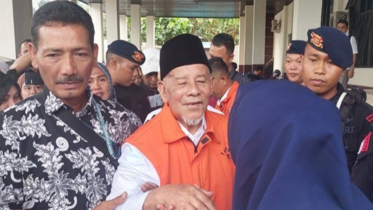 Mantan Gubernur Malut Abdul Gani Kasuba Kritis, Kini Dirawat di RSUD Ternate