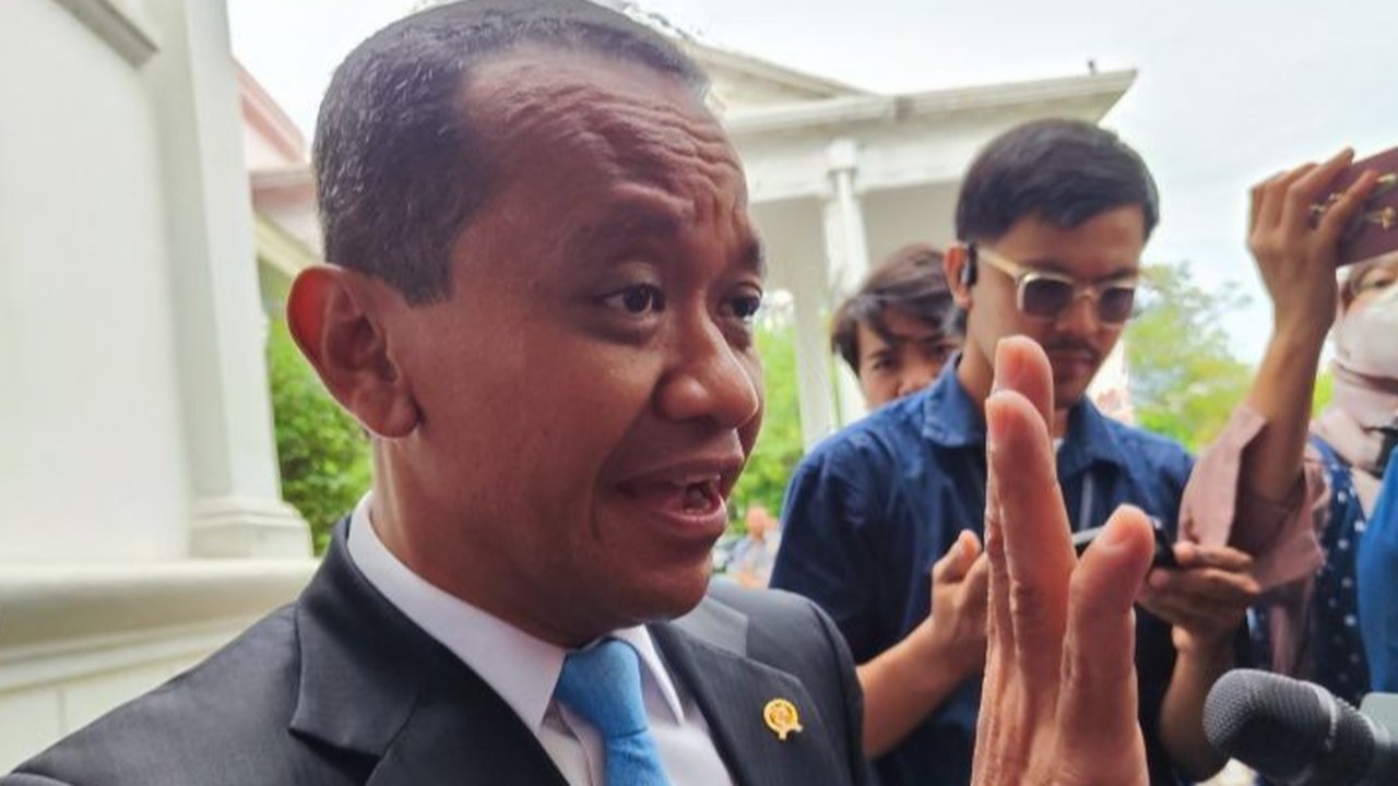 Menteri Bahlil Lahadalia akan memperbaiki disertasinya setelah UI putuskan pembinaan bagi pihak-pihak yang terlibat dalam polemik gelar doktornya.