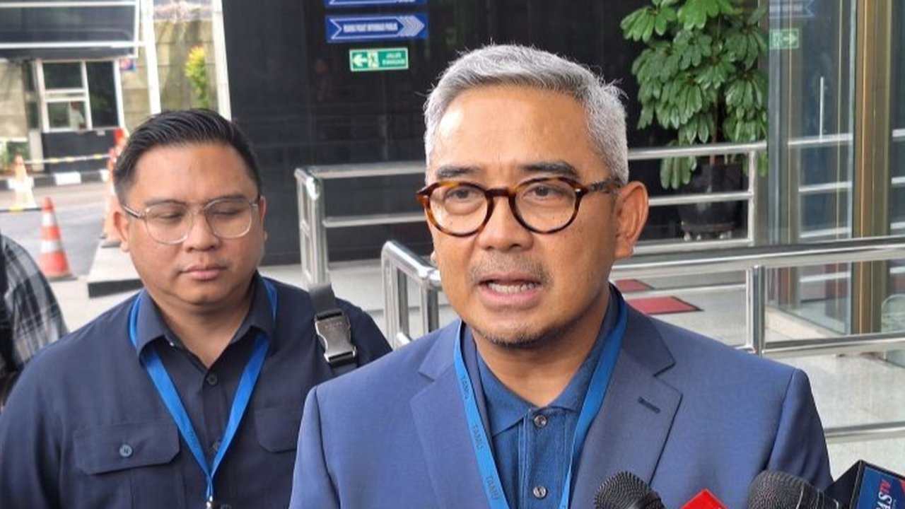 Wali Kota Bandung terpilih, Muhammad Farhan, mengunjungi KPK untuk meminta pendampingan pencegahan korupsi dan menjajaki MoU guna perbaikan tata kelola pemerintahan di Kota Bandung pasca beberapa kasus korupsi yang terjadi.