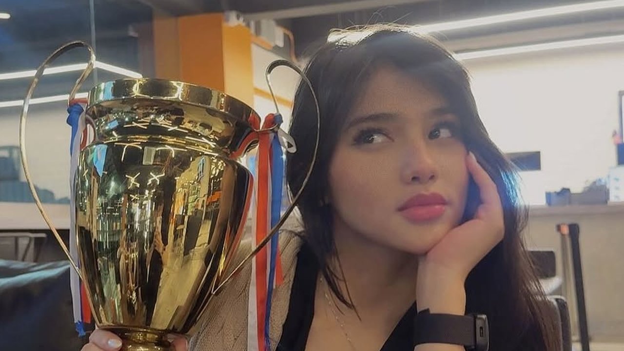 Potret Cantik Davina Karamoy di Malaysia, Banjir Pujian Warganet