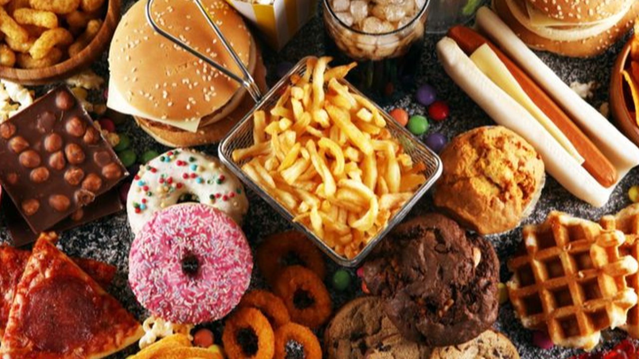 Ilustrasi Ultra-processed Foods (©Pinterest)